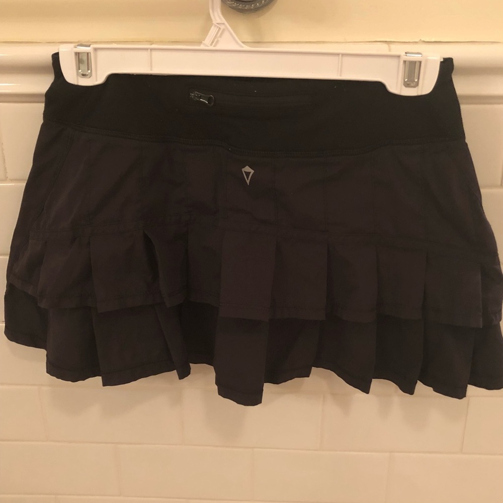 IVIVVA “set the pace skirt” (black)